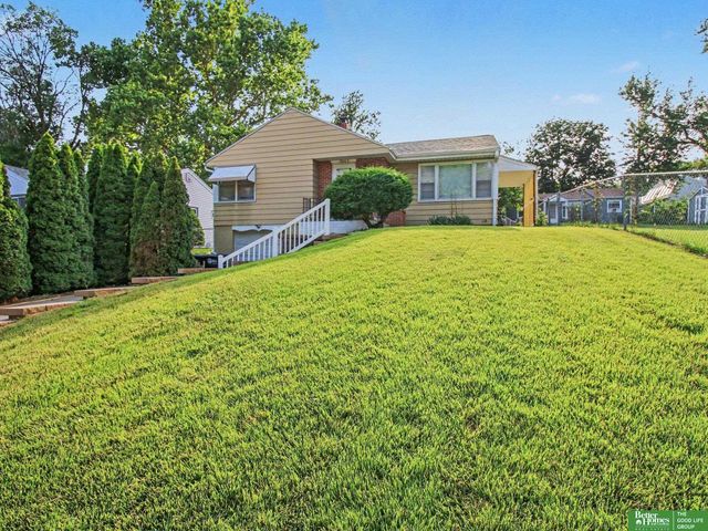 2042 N 69th Street, Omaha, NE 68104