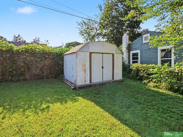2042 N 69th Street, Omaha, NE 68104