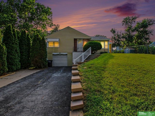 2042 N 69th Street, Omaha, NE 68104