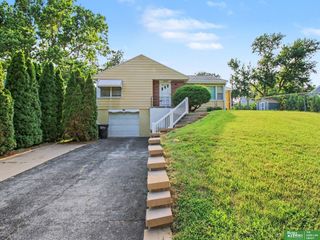 2042 N 69th Street, Omaha, NE 68104