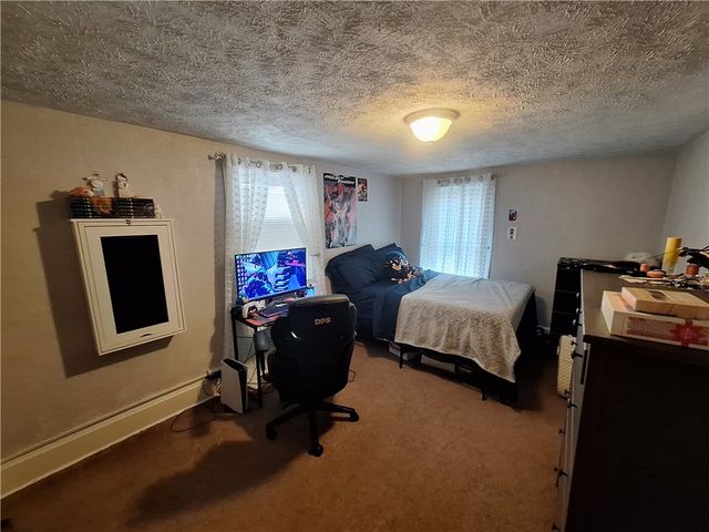 107 Glen Ave, Ellwood City, PA 16117