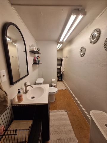 107 Glen Ave, Ellwood City, PA 16117