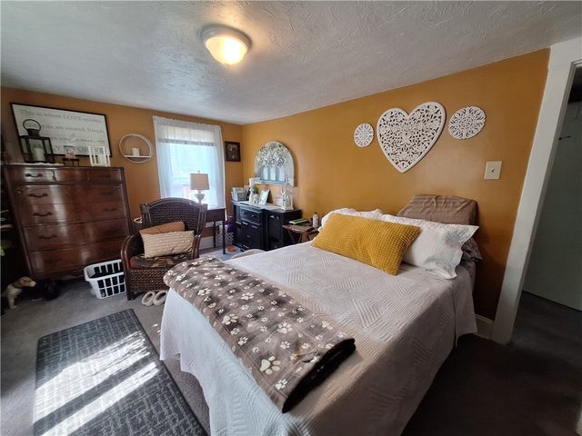 107 Glen Ave, Ellwood City, PA 16117
