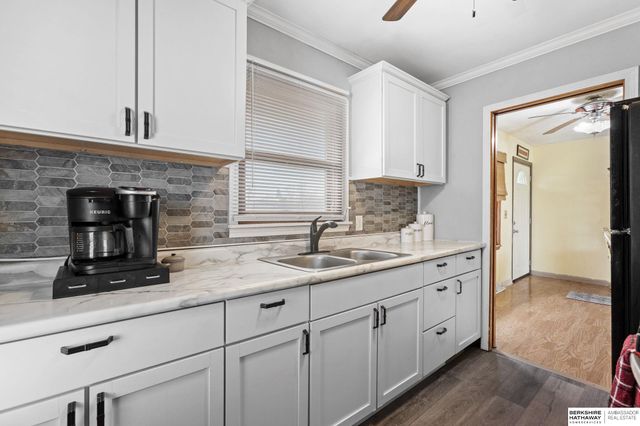 3702 Summit Street, Omaha, NE 68112