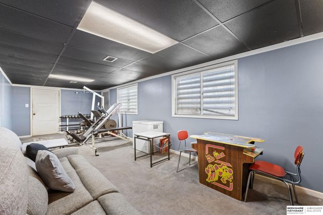 3702 Summit Street, Omaha, NE 68112