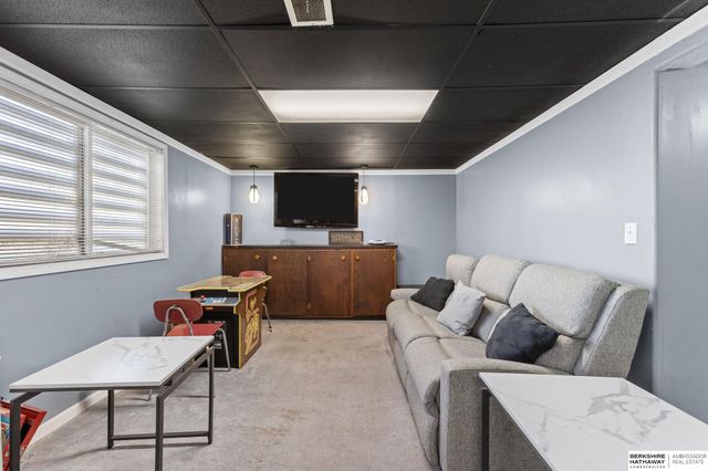 3702 Summit Street, Omaha, NE 68112