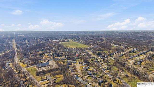 3702 Summit Street, Omaha, NE 68112