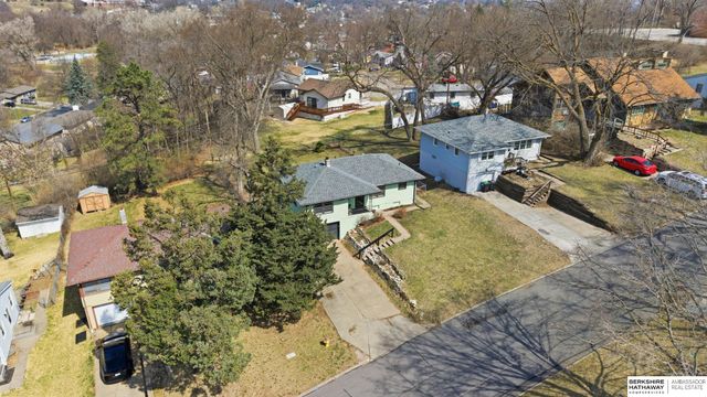 3702 Summit Street, Omaha, NE 68112