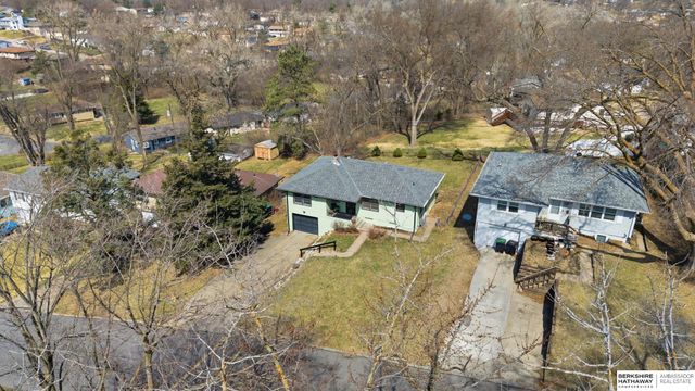 3702 Summit Street, Omaha, NE 68112