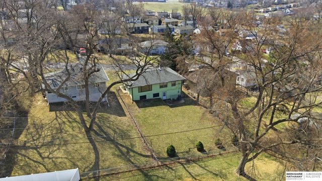 3702 Summit Street, Omaha, NE 68112