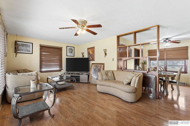 3702 Summit Street, Omaha, NE 68112