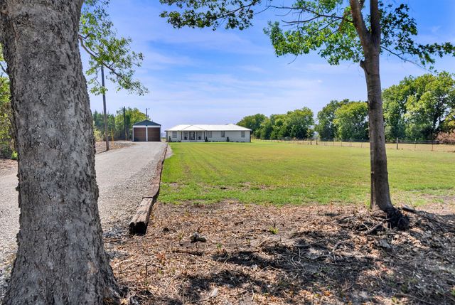 1344 Crews Road, Bells, TX 75414