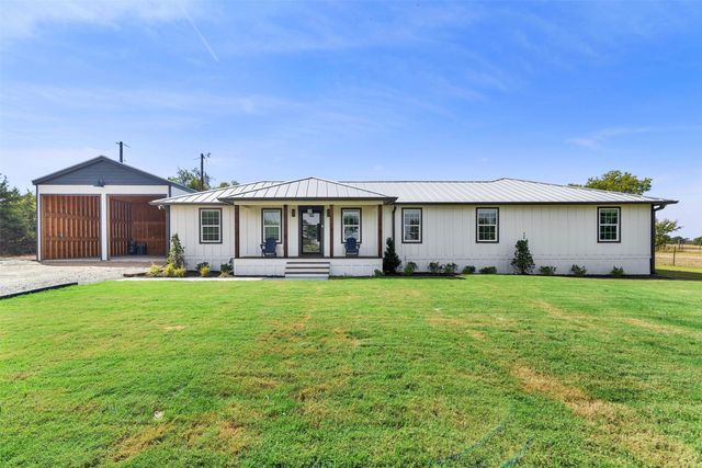 1344 Crews Road, Bells, TX 75414