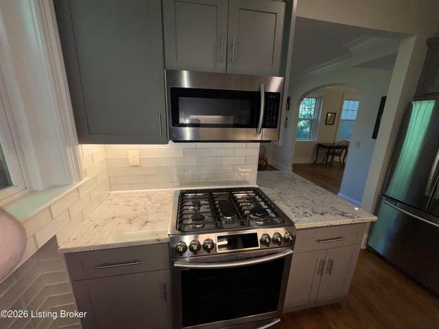 3017 Brownsboro Rd APT 4, Louisville, KY 40206