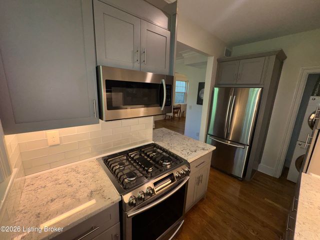 3017 Brownsboro Rd APT 4, Louisville, KY 40206