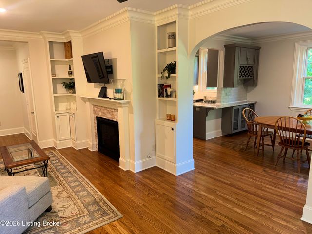 3017 Brownsboro Rd APT 4, Louisville, KY 40206