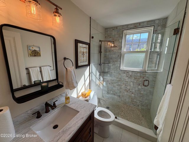 3017 Brownsboro Rd APT 4, Louisville, KY 40206