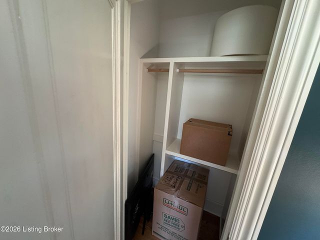 3017 Brownsboro Rd APT 4, Louisville, KY 40206