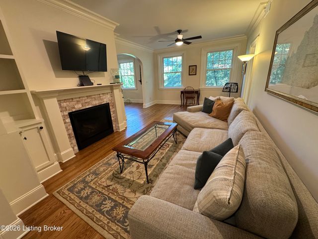 3017 Brownsboro Rd APT 4, Louisville, KY 40206