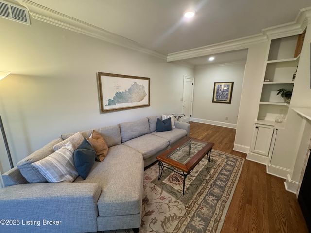 3017 Brownsboro Rd APT 4, Louisville, KY 40206