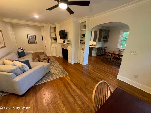 3017 Brownsboro Rd APT 4, Louisville, KY 40206