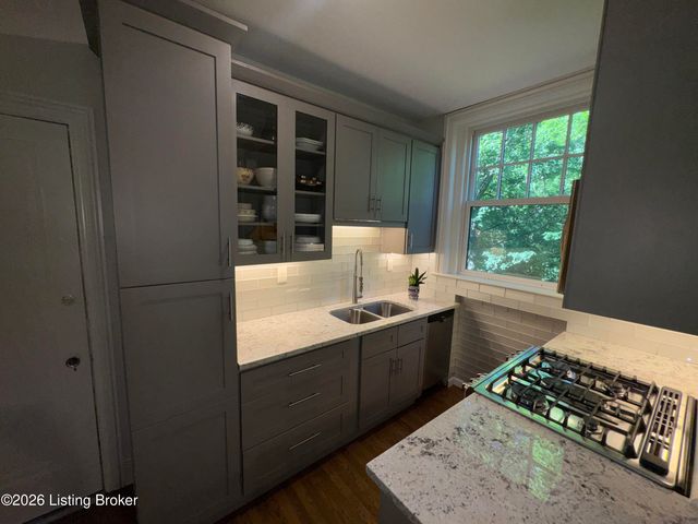 3017 Brownsboro Rd APT 4, Louisville, KY 40206