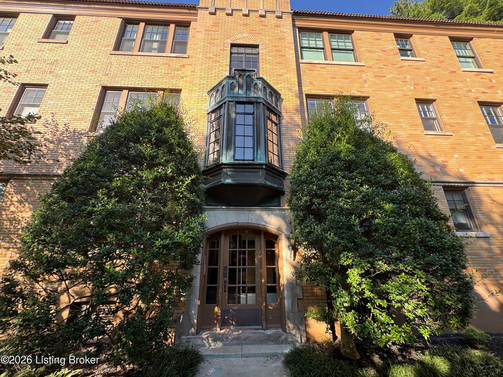 3017 Brownsboro Rd APT 4, Louisville, KY 40206
