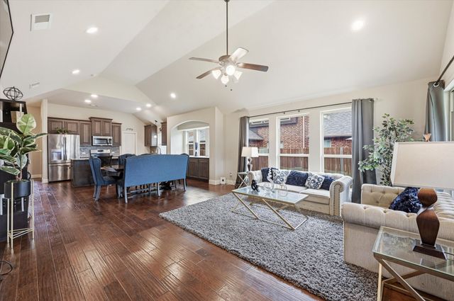 1113 Planters Way, Waxahachie, TX 75165