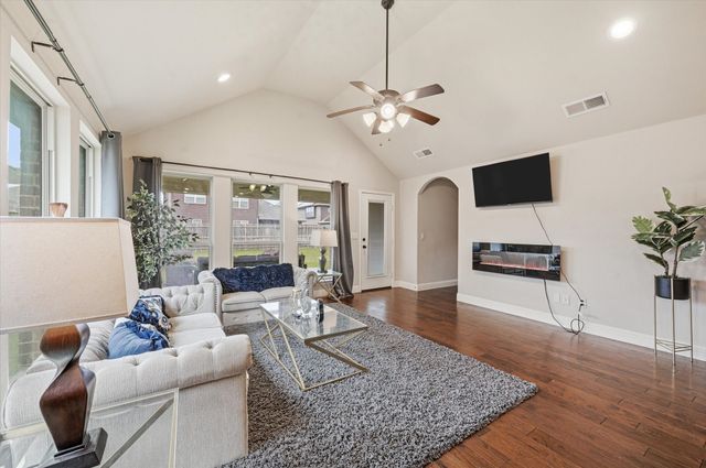 1113 Planters Way, Waxahachie, TX 75165