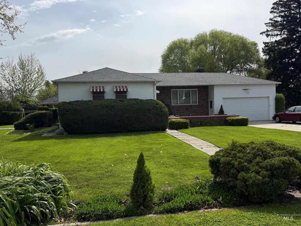 502 N Hawthorn Ave, Middleton, ID 83644