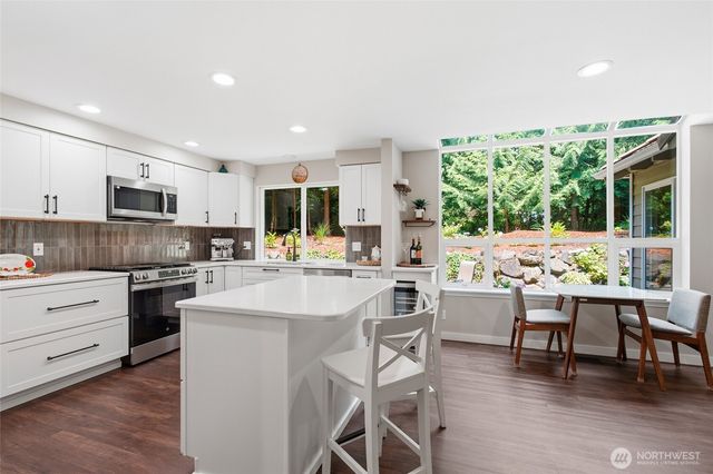 1636 NW Nassau Court, Poulsbo, WA 98370
