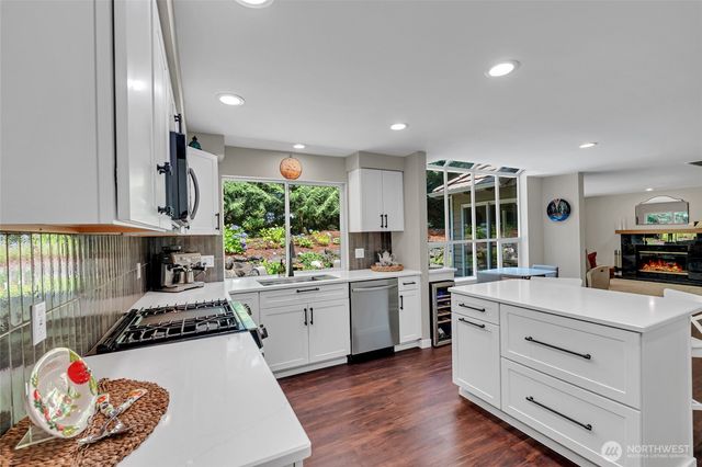 1636 NW Nassau Court, Poulsbo, WA 98370