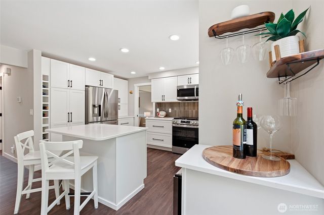1636 NW Nassau Court, Poulsbo, WA 98370