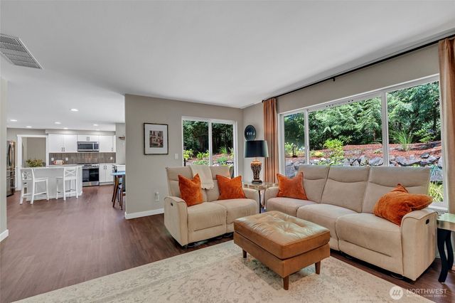 1636 NW Nassau Court, Poulsbo, WA 98370