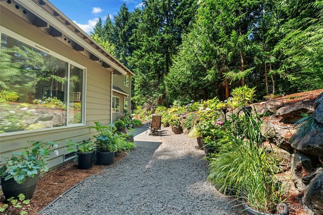 1636 NW Nassau Court, Poulsbo, WA 98370