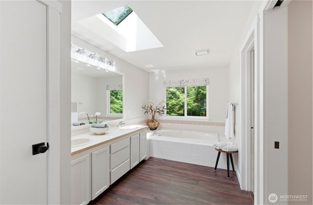 1636 NW Nassau Court, Poulsbo, WA 98370