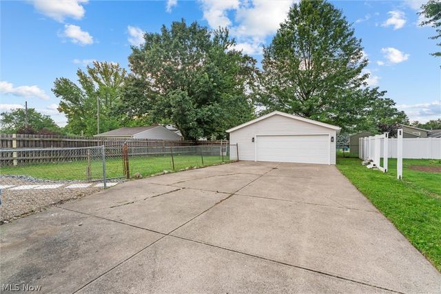 7479 Goldenrod Drive, Mentor On The Lake, OH 44060