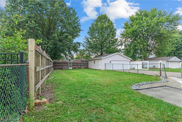 7479 Goldenrod Drive, Mentor On The Lake, OH 44060