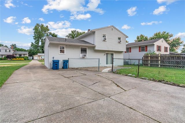 7479 Goldenrod Drive, Mentor On The Lake, OH 44060