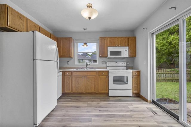 1324 W BENT AVENUE, Oshkosh, WI 54901