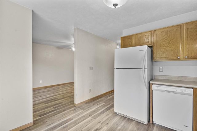 1324 W BENT AVENUE, Oshkosh, WI 54901