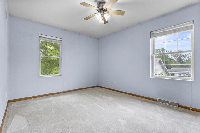 1324 W BENT AVENUE, Oshkosh, WI 54901