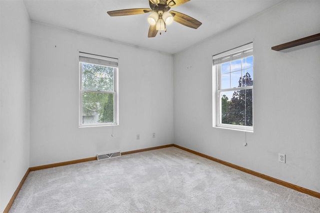 1324 W BENT AVENUE, Oshkosh, WI 54901
