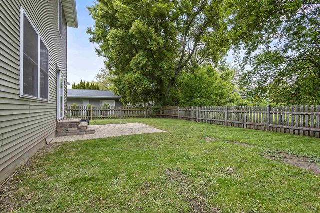 1324 W BENT AVENUE, Oshkosh, WI 54901