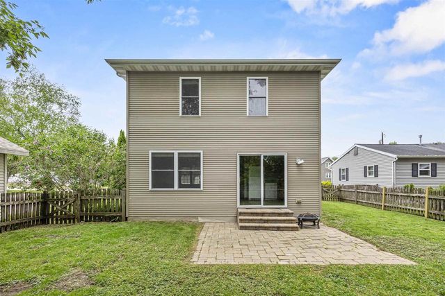 1324 W BENT AVENUE, Oshkosh, WI 54901
