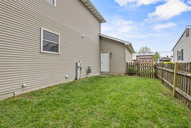 1324 W BENT AVENUE, Oshkosh, WI 54901
