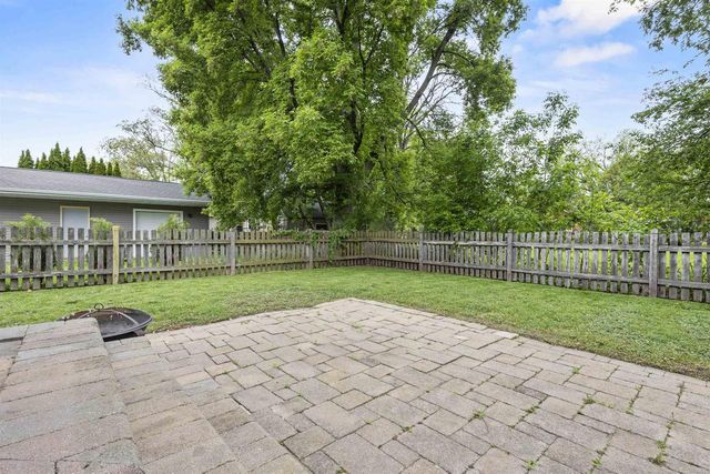 1324 W BENT AVENUE, Oshkosh, WI 54901