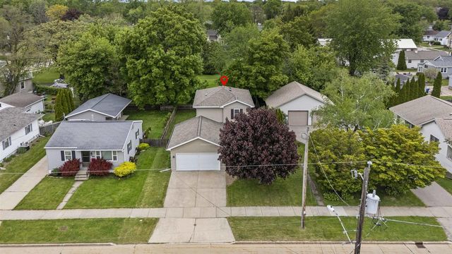 1324 W BENT AVENUE, Oshkosh, WI 54901