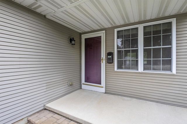 1324 W BENT AVENUE, Oshkosh, WI 54901