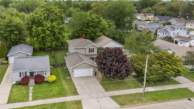 1324 W BENT AVENUE, Oshkosh, WI 54901